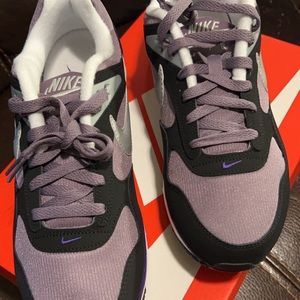 Nike air max women’s size 11.5 new never worn